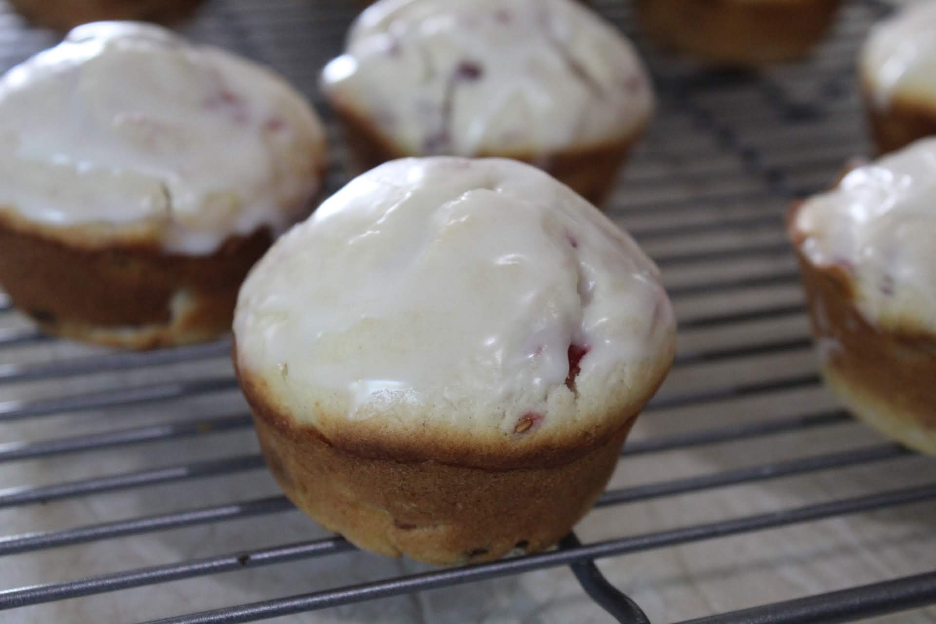 Delicious and Simple Raspberry Muffins